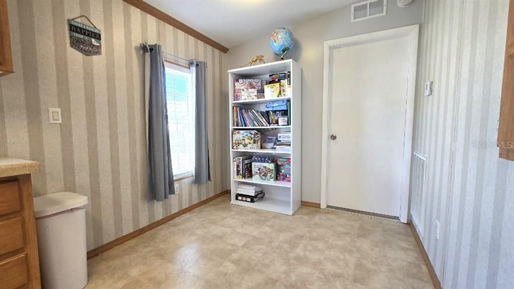 Active With Contract: $199,000 (4 beds, 2 baths, 1566 Square Feet)