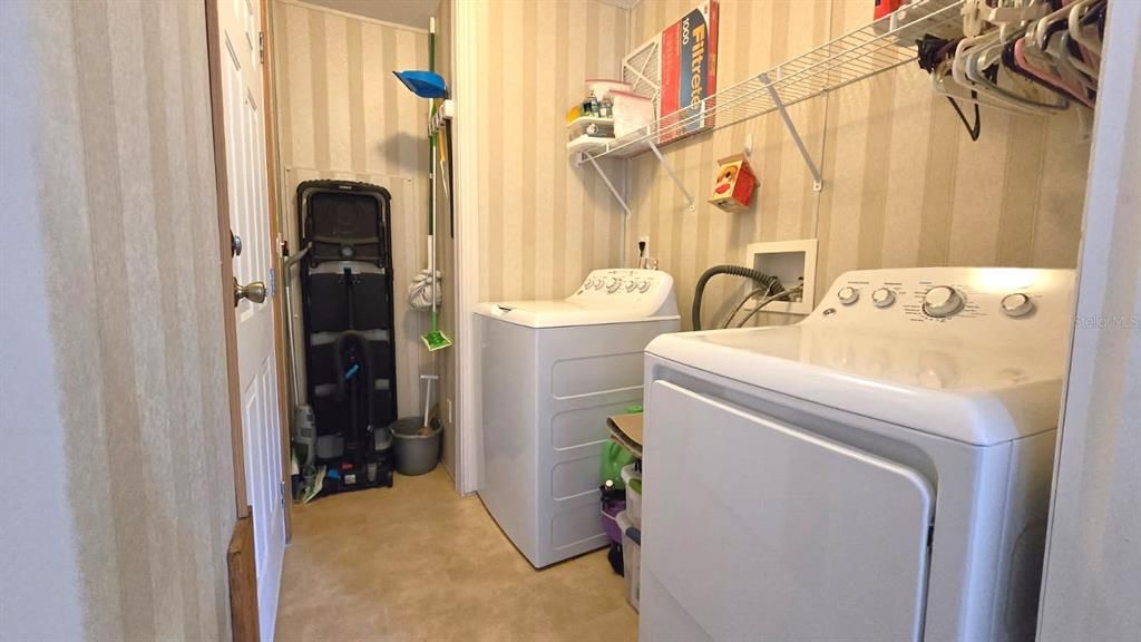 Active With Contract: $199,000 (4 beds, 2 baths, 1566 Square Feet)