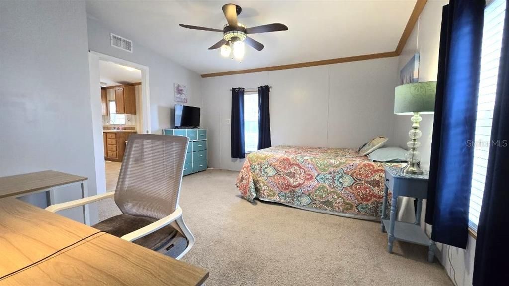 Active With Contract: $199,000 (4 beds, 2 baths, 1566 Square Feet)