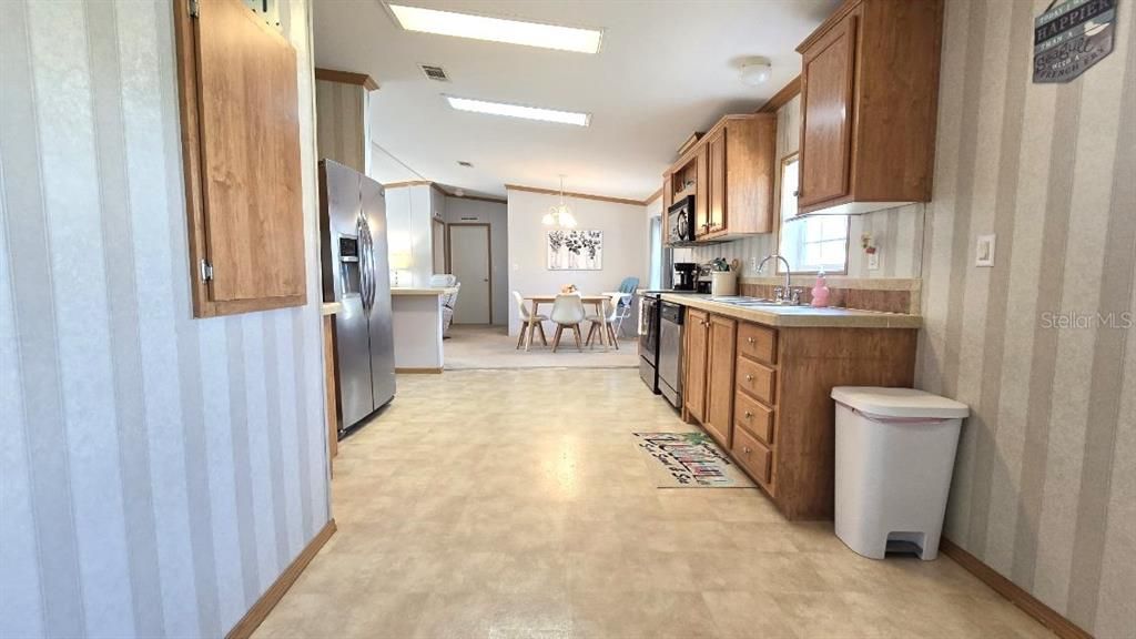 Active With Contract: $199,000 (4 beds, 2 baths, 1566 Square Feet)