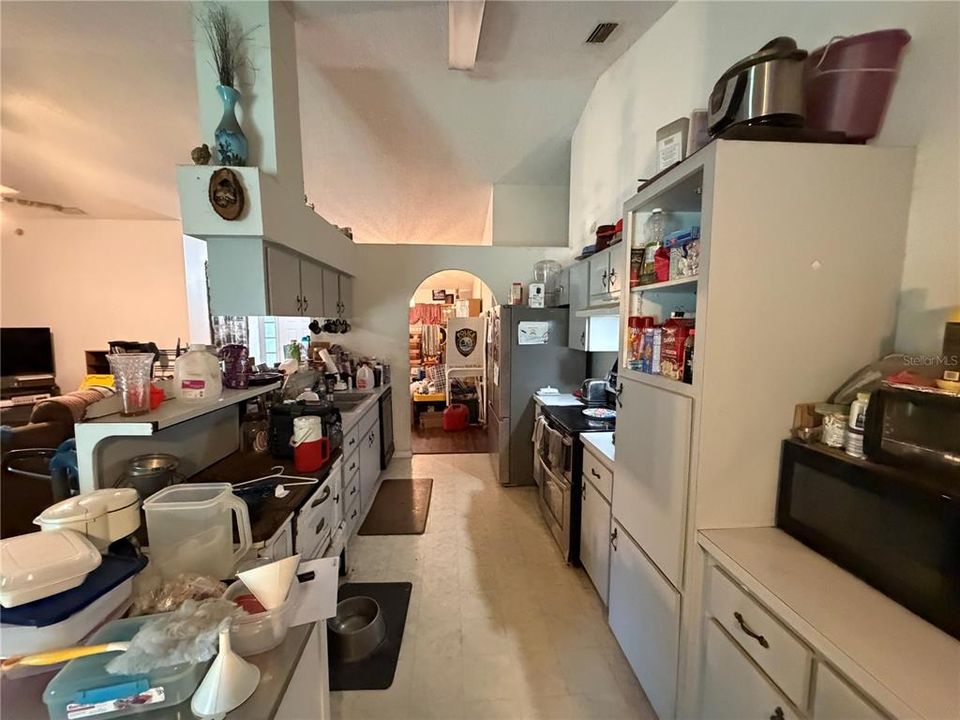 For Sale: $459,000 (3 beds, 2 baths, 2293 Square Feet)