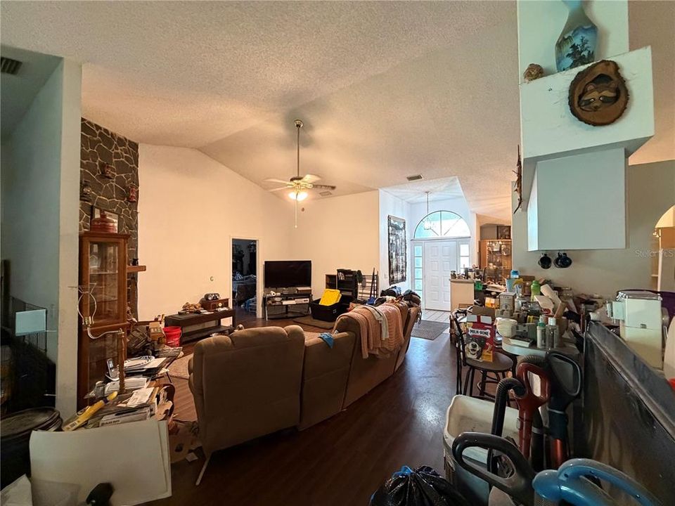 For Sale: $459,000 (3 beds, 2 baths, 2293 Square Feet)