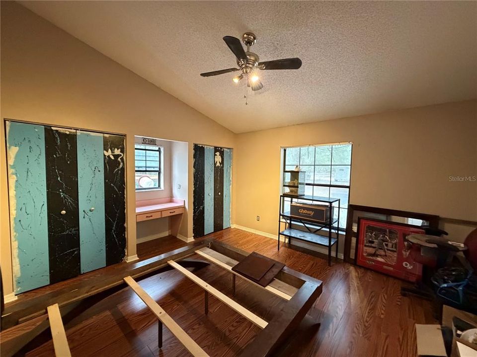 For Sale: $459,000 (3 beds, 2 baths, 2293 Square Feet)