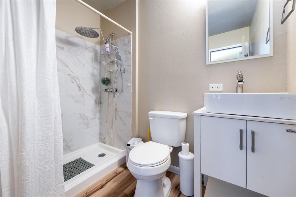 Active With Contract: $259,900 (3 beds, 2 baths, 1344 Square Feet)