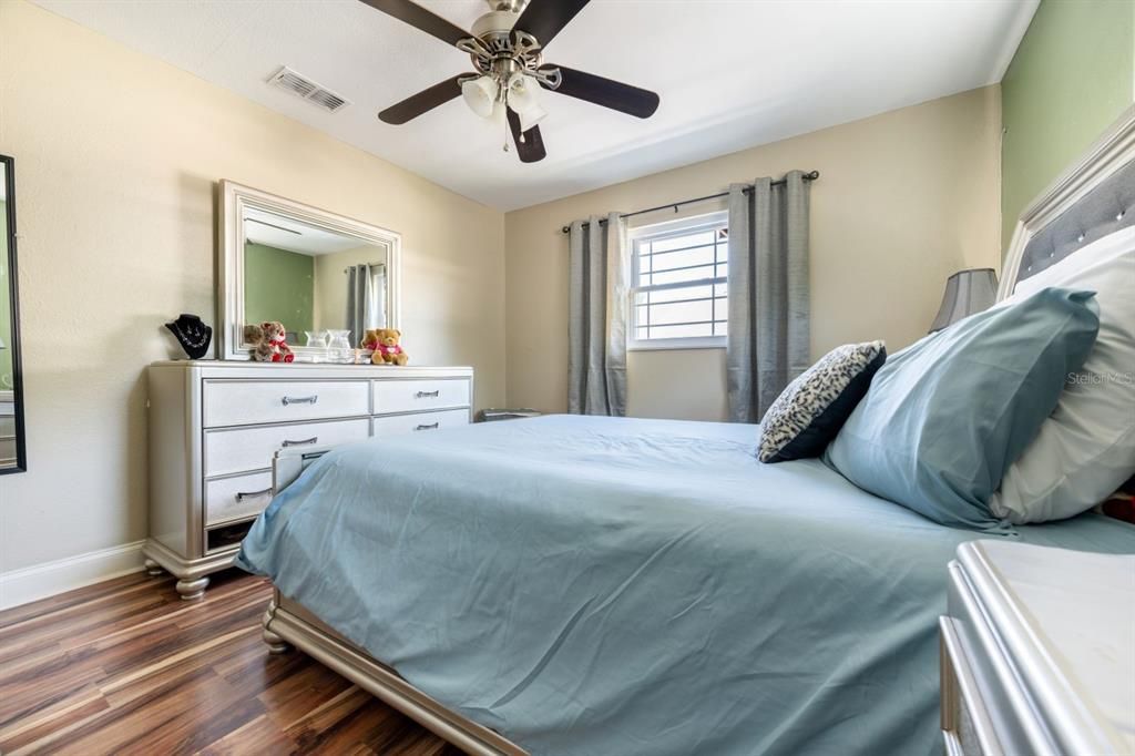 Active With Contract: $259,900 (3 beds, 2 baths, 1344 Square Feet)