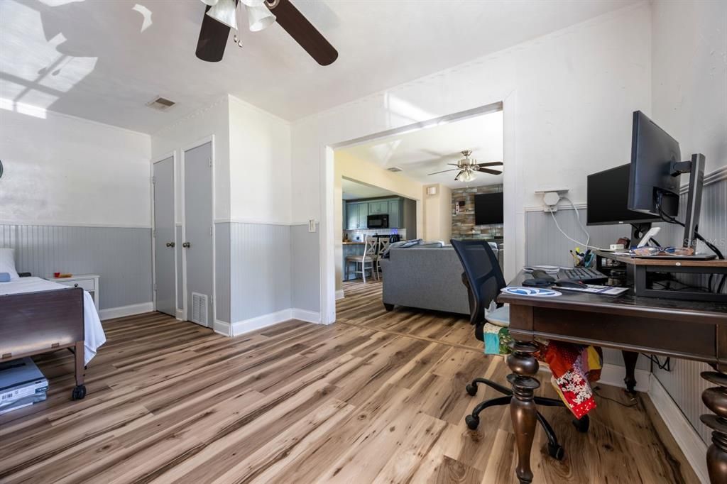 Active With Contract: $259,900 (3 beds, 2 baths, 1344 Square Feet)