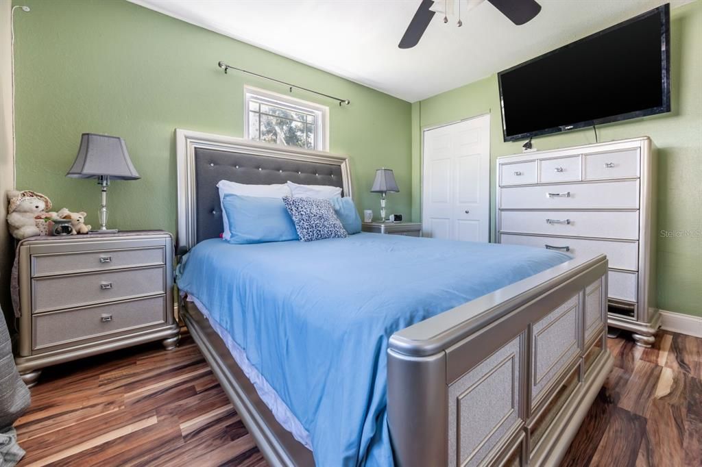 Active With Contract: $259,900 (3 beds, 2 baths, 1344 Square Feet)