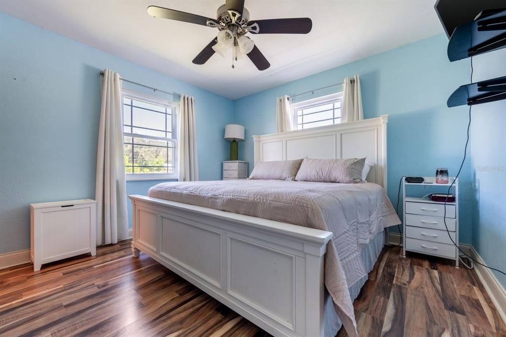 Active With Contract: $259,900 (3 beds, 2 baths, 1344 Square Feet)