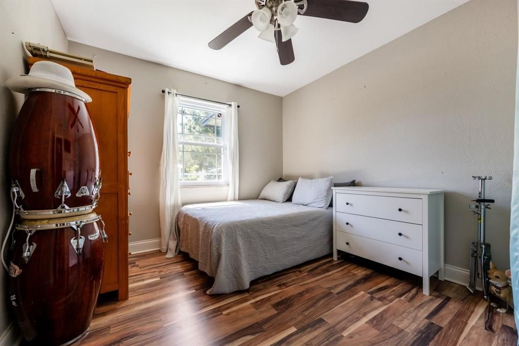 Active With Contract: $259,900 (3 beds, 2 baths, 1344 Square Feet)