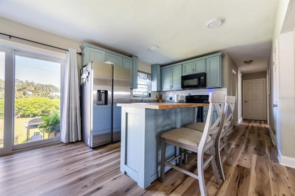 Active With Contract: $259,900 (3 beds, 2 baths, 1344 Square Feet)