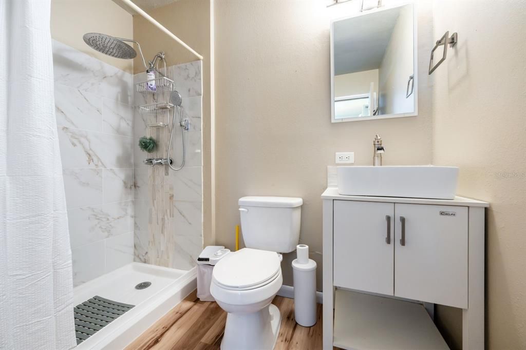 Active With Contract: $259,900 (3 beds, 2 baths, 1344 Square Feet)