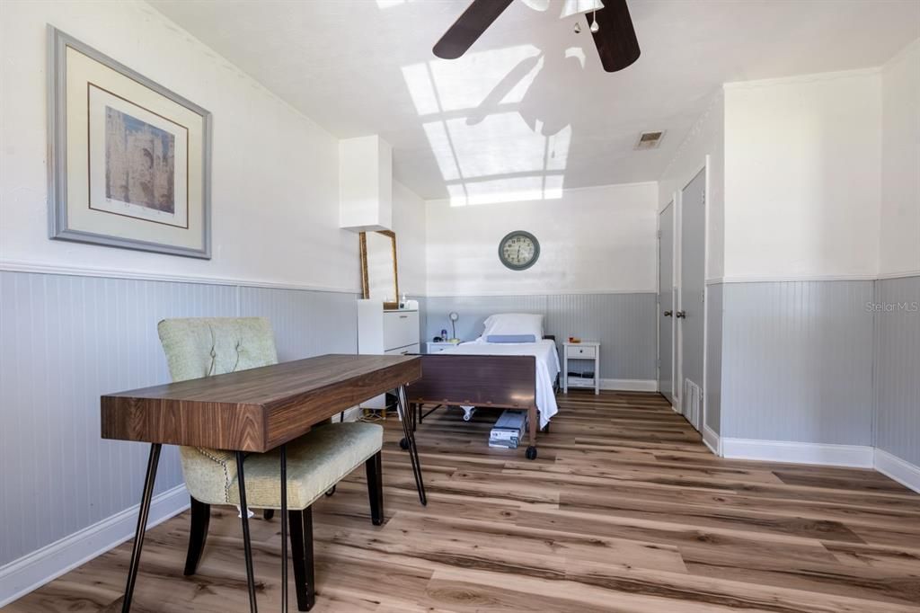 Active With Contract: $259,900 (3 beds, 2 baths, 1344 Square Feet)