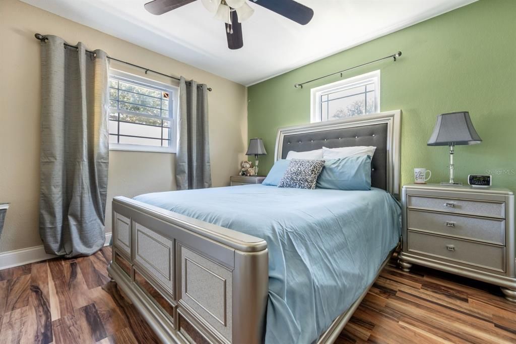 Active With Contract: $259,900 (3 beds, 2 baths, 1344 Square Feet)