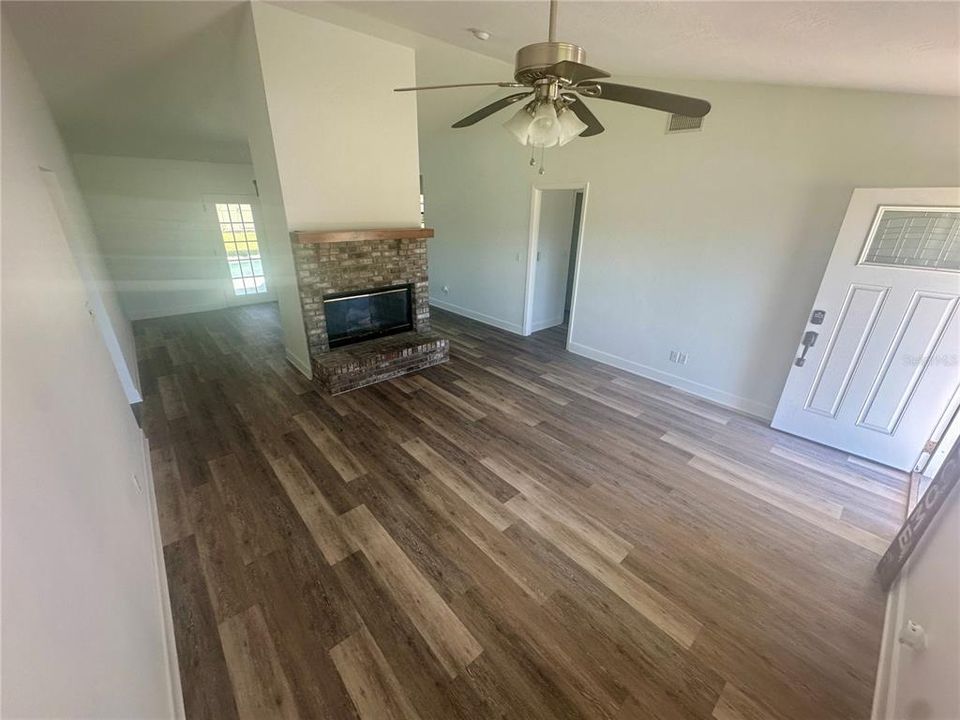 待售: $299,500 (3 贝兹, 2 浴室, 1460 平方英尺)