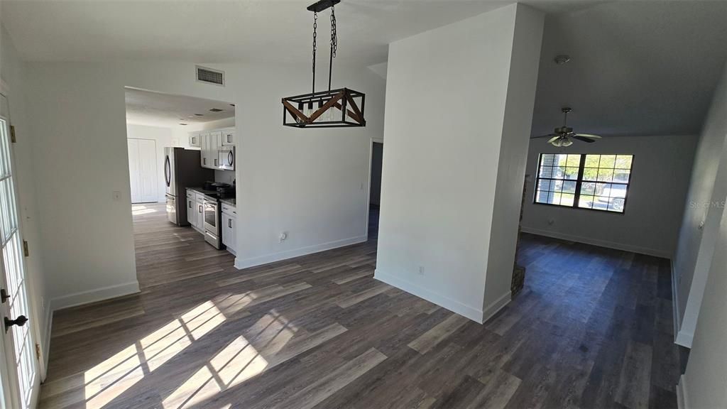 待售: $299,500 (3 贝兹, 2 浴室, 1460 平方英尺)