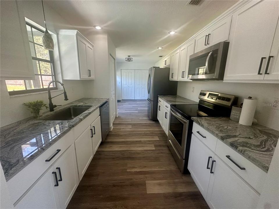 待售: $299,500 (3 贝兹, 2 浴室, 1460 平方英尺)