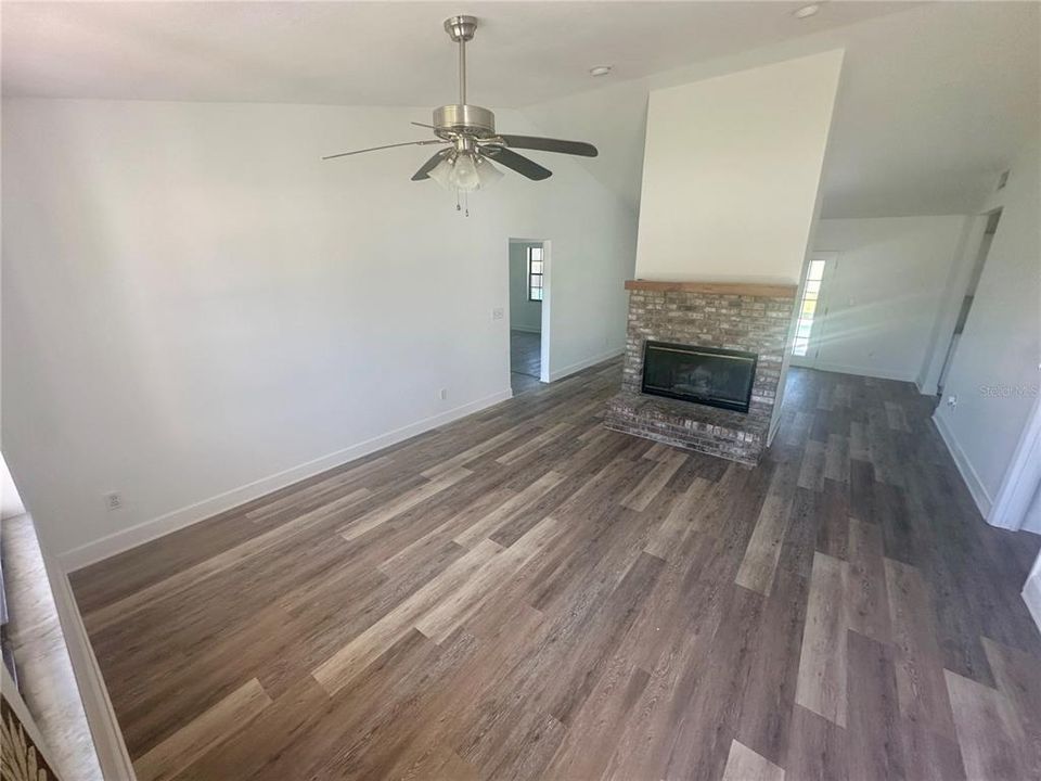 待售: $299,500 (3 贝兹, 2 浴室, 1460 平方英尺)