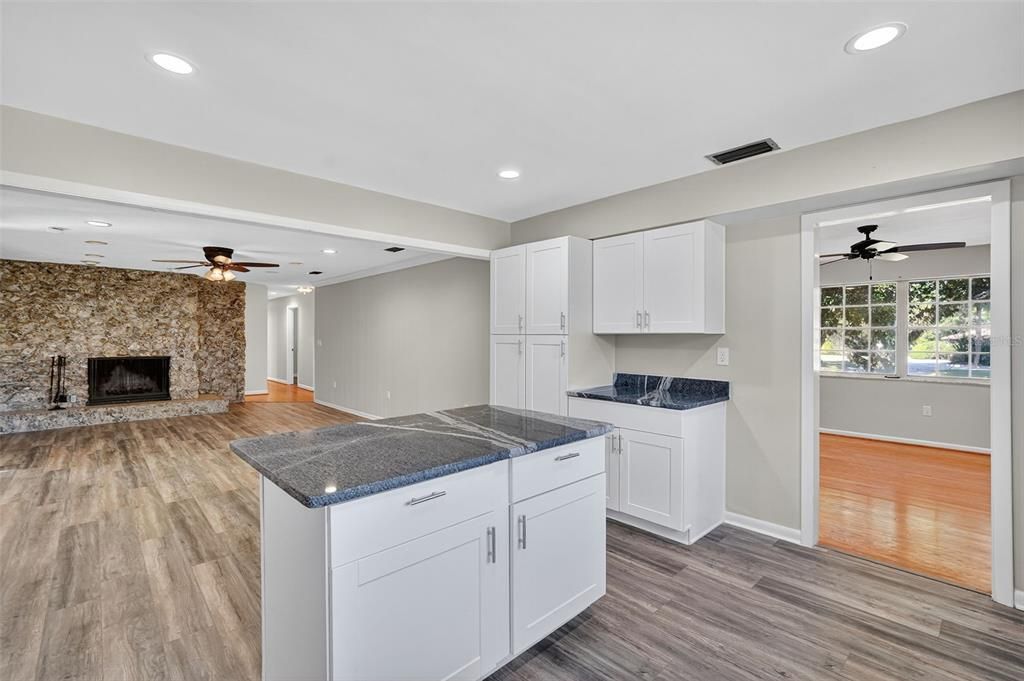 待售: $575,000 (4 贝兹, 2 浴室, 2617 平方英尺)