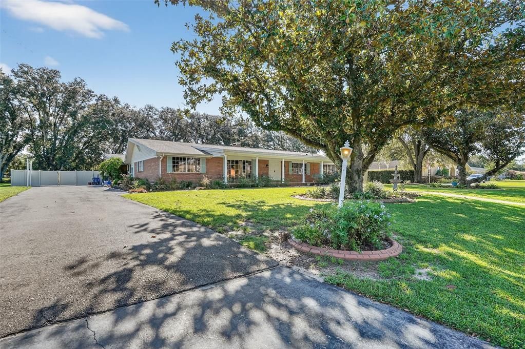 待售: $575,000 (4 贝兹, 2 浴室, 2617 平方英尺)