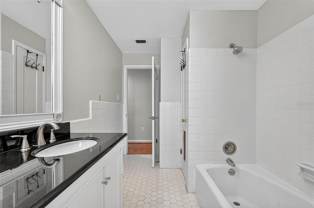 待售: $575,000 (4 贝兹, 2 浴室, 2617 平方英尺)