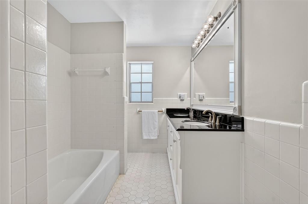 待售: $575,000 (4 贝兹, 2 浴室, 2617 平方英尺)