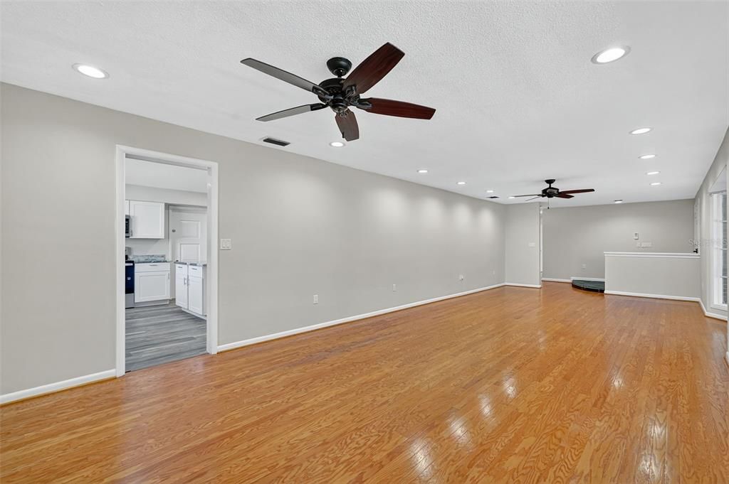 待售: $575,000 (4 贝兹, 2 浴室, 2617 平方英尺)