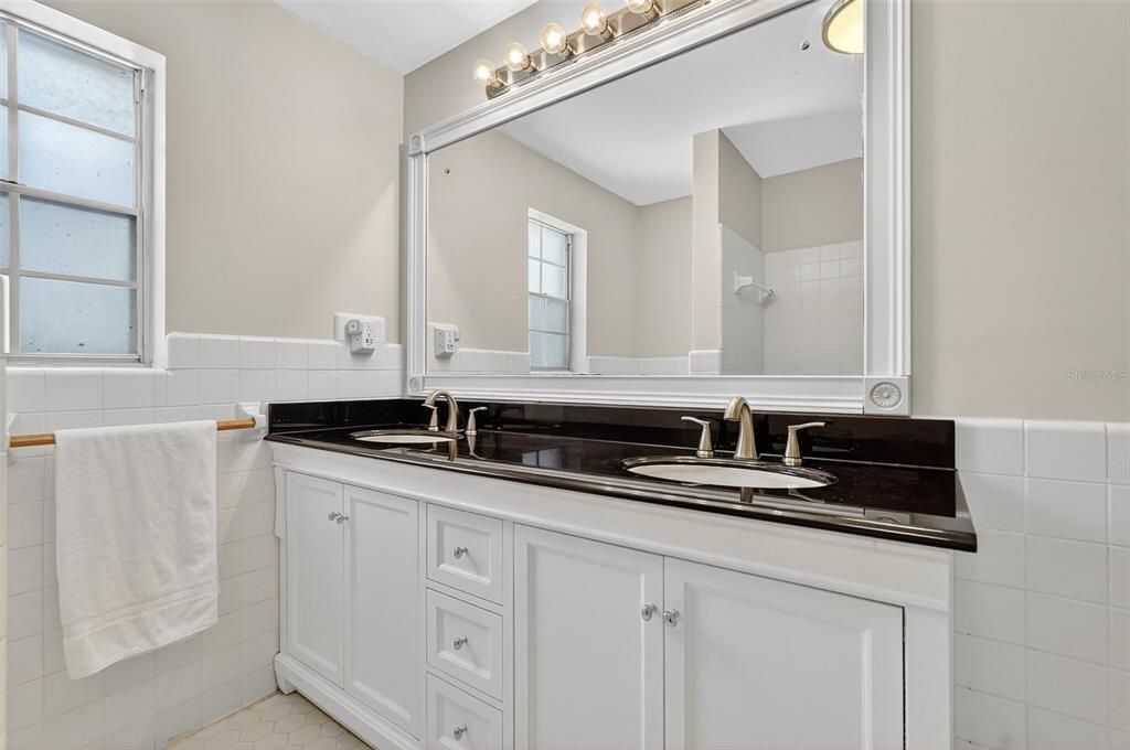 待售: $575,000 (4 贝兹, 2 浴室, 2617 平方英尺)