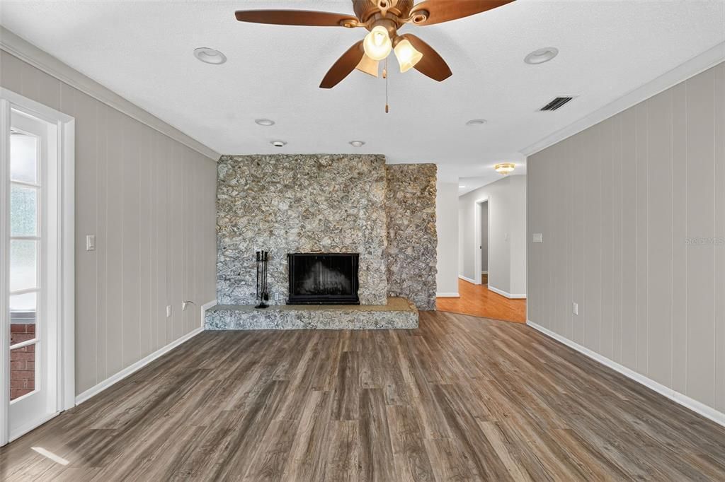 待售: $575,000 (4 贝兹, 2 浴室, 2617 平方英尺)