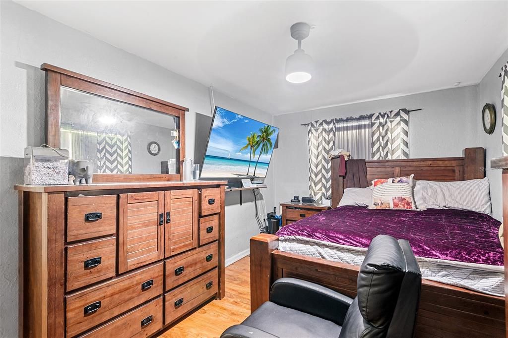 Activo con contrato: $200,000 (2 camas, 1 baños, 1090 Pies cuadrados)