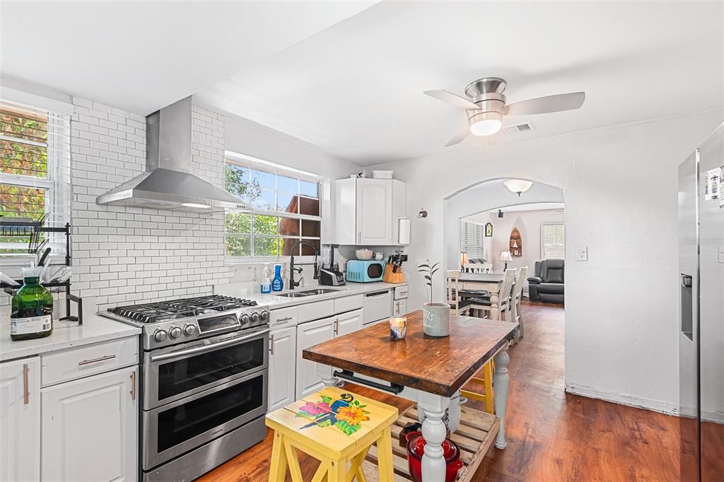 Activo con contrato: $200,000 (2 camas, 1 baños, 1090 Pies cuadrados)