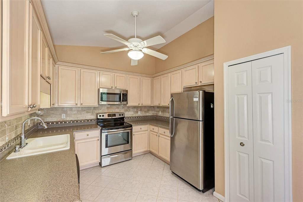 For Sale: $244,000 (3 beds, 2 baths, 1759 Square Feet)