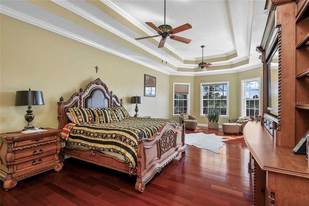 For Sale: $1,950,000 (5 beds, 4 baths, 4489 Square Feet)