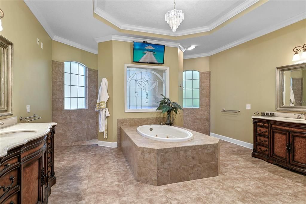 For Sale: $1,950,000 (5 beds, 4 baths, 4489 Square Feet)