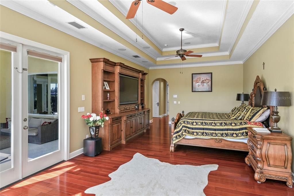 For Sale: $1,950,000 (5 beds, 4 baths, 4489 Square Feet)