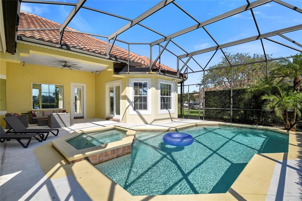 For Sale: $1,950,000 (5 beds, 4 baths, 4489 Square Feet)