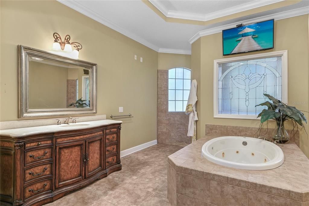 For Sale: $1,950,000 (5 beds, 4 baths, 4489 Square Feet)