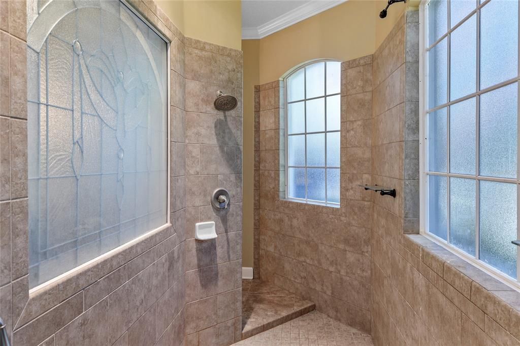 For Sale: $1,950,000 (5 beds, 4 baths, 4489 Square Feet)