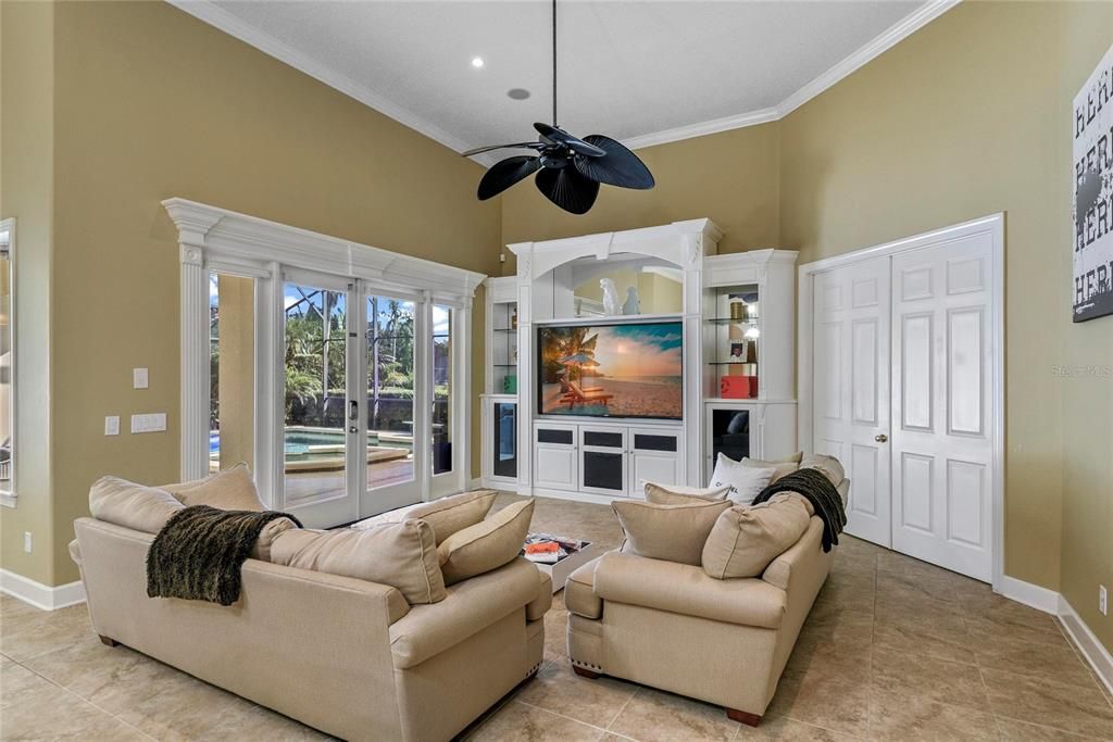 For Sale: $1,950,000 (5 beds, 4 baths, 4489 Square Feet)