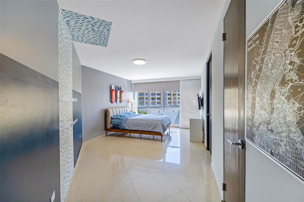 出租: $9,500 (3 贝兹, 2 浴室, 2100 平方英尺)