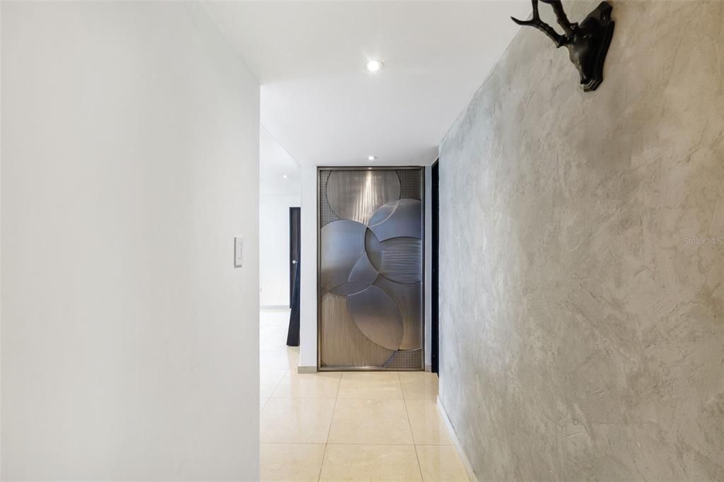 出租: $9,500 (3 贝兹, 2 浴室, 2100 平方英尺)