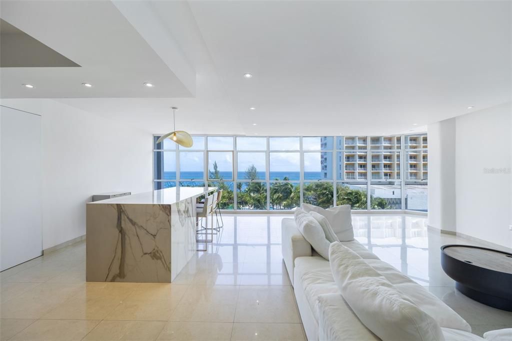 出租: $9,500 (3 贝兹, 2 浴室, 2100 平方英尺)