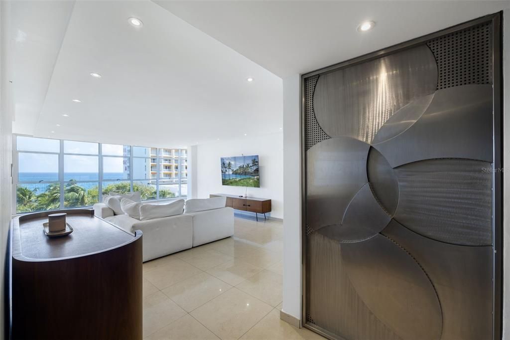 出租: $9,500 (3 贝兹, 2 浴室, 2100 平方英尺)