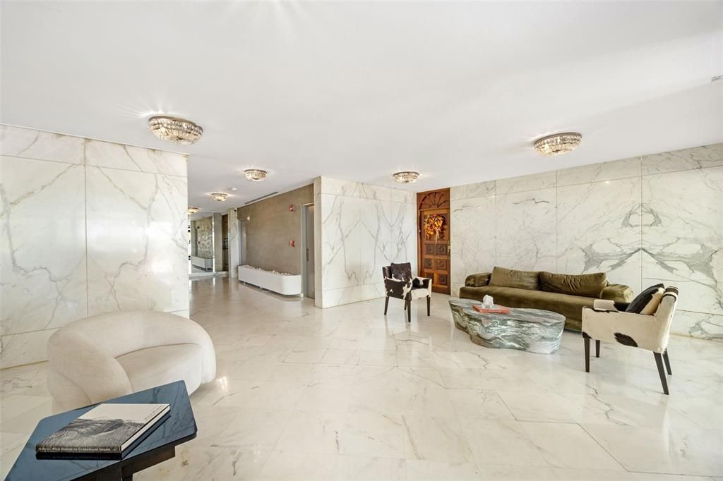 出租: $9,500 (3 贝兹, 2 浴室, 2100 平方英尺)