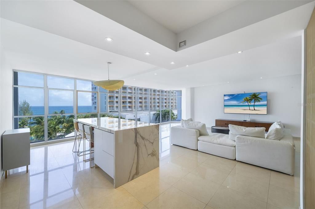 出租: $9,500 (3 贝兹, 2 浴室, 2100 平方英尺)