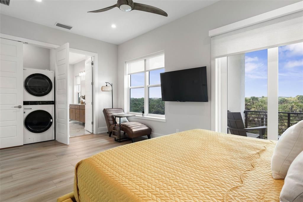 出租: $7,900 (5 贝兹, 4 浴室, 2960 平方英尺)