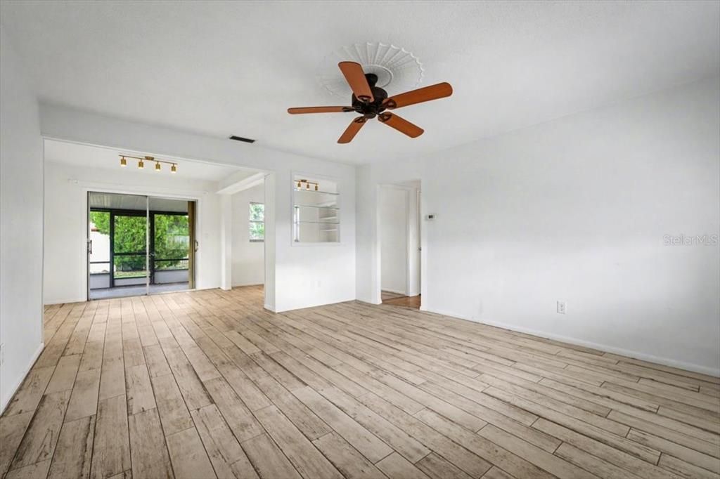 For Sale: $249,900 (3 beds, 2 baths, 1206 Square Feet)