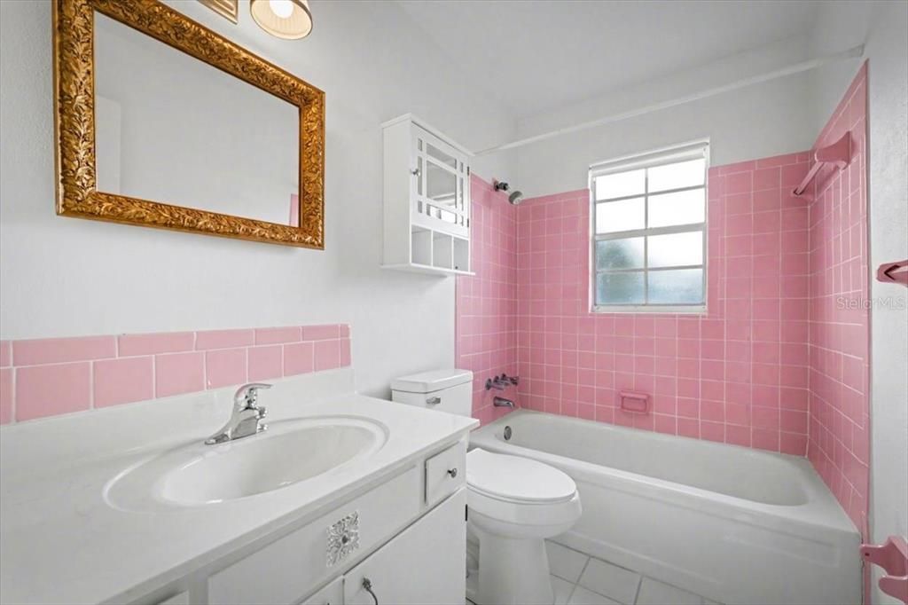 For Sale: $249,900 (3 beds, 2 baths, 1206 Square Feet)