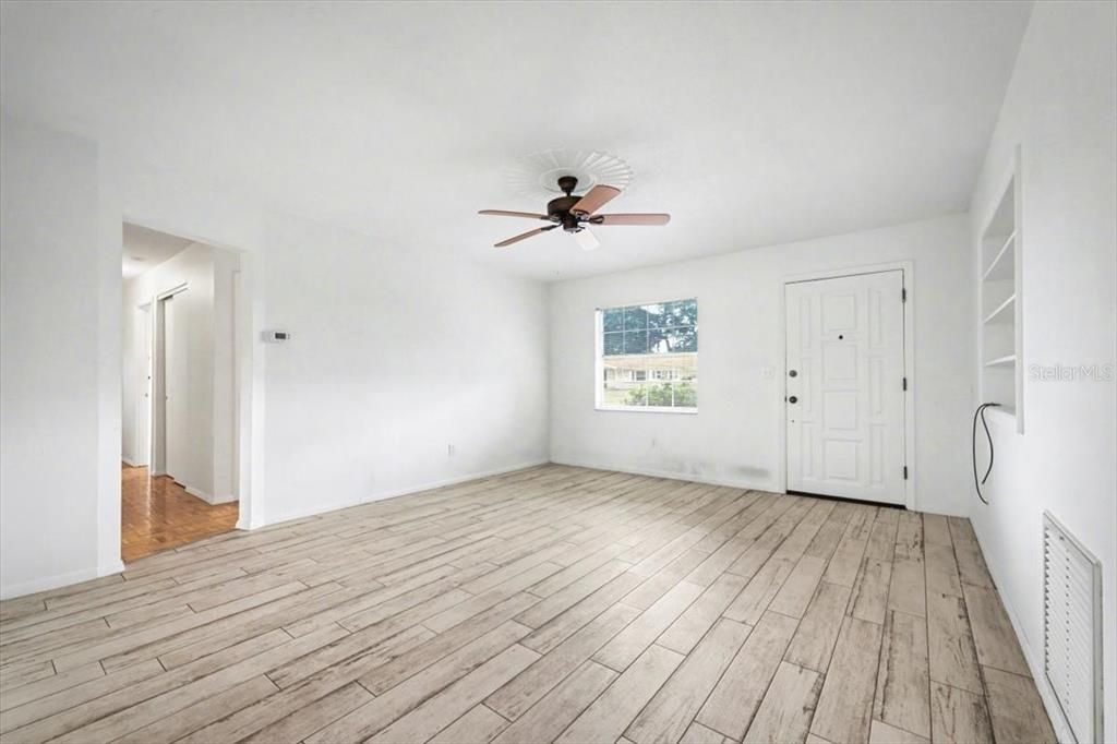 For Sale: $249,900 (3 beds, 2 baths, 1206 Square Feet)