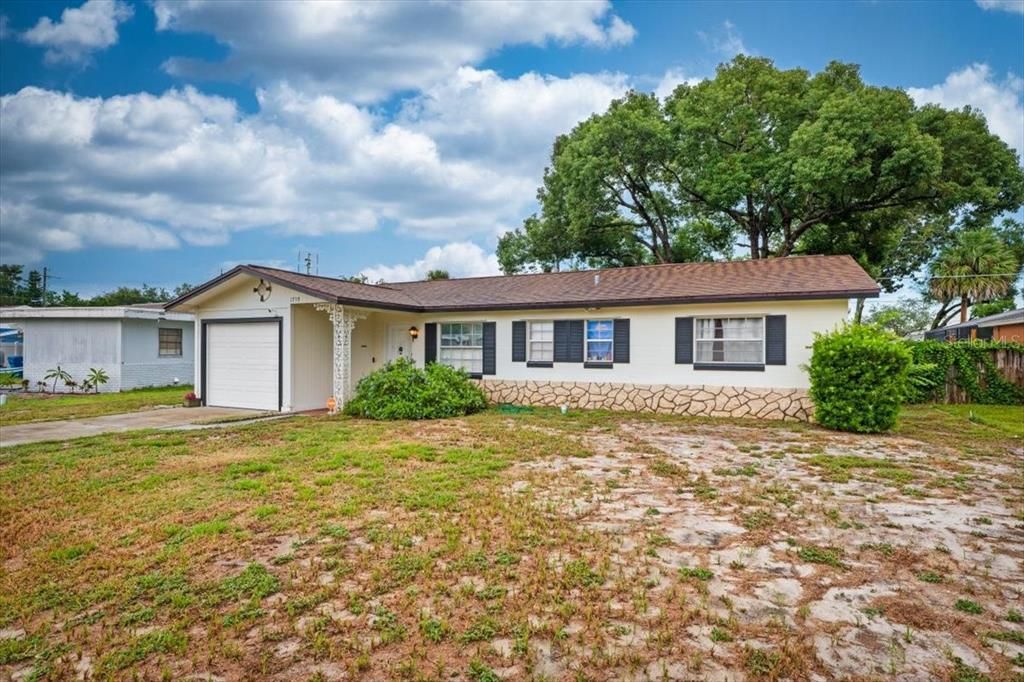 For Sale: $249,900 (3 beds, 2 baths, 1206 Square Feet)