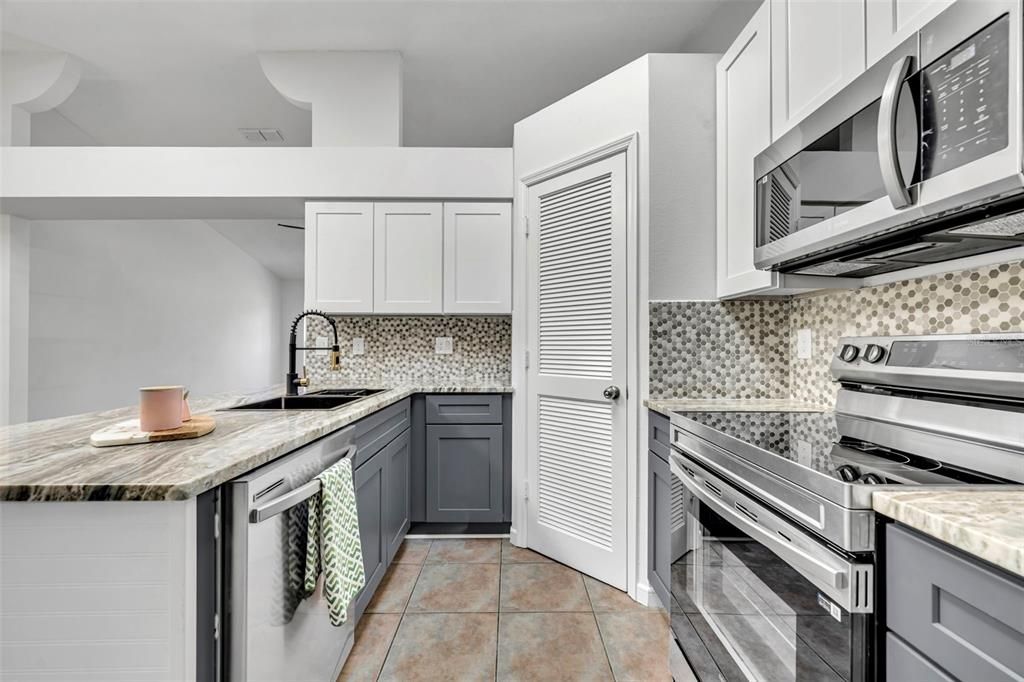 待售: $349,900 (3 贝兹, 2 浴室, 1357 平方英尺)